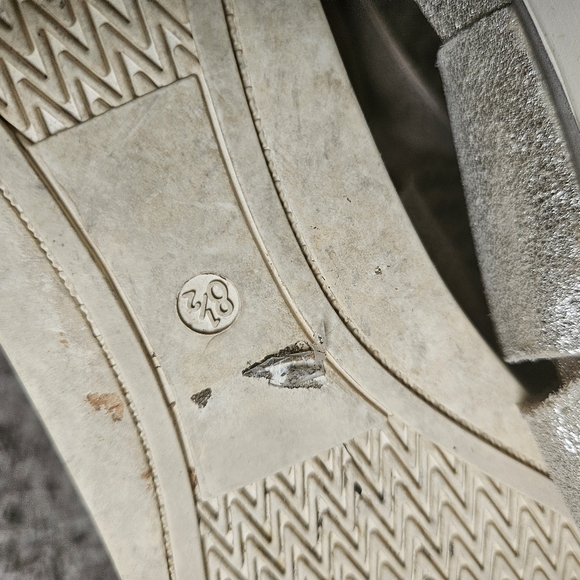 Eileen Fisher Gold Metallic Sport Cross Over Back Zip Sandals Size 8.5 - Picture 6 of 6